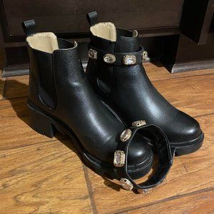 Steve Madden Chelsea Boot Size 7.5 -Like New- Black